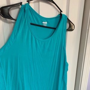 Stretchy turquoise blue active tank